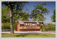 luxury cedar lodge at old oaks